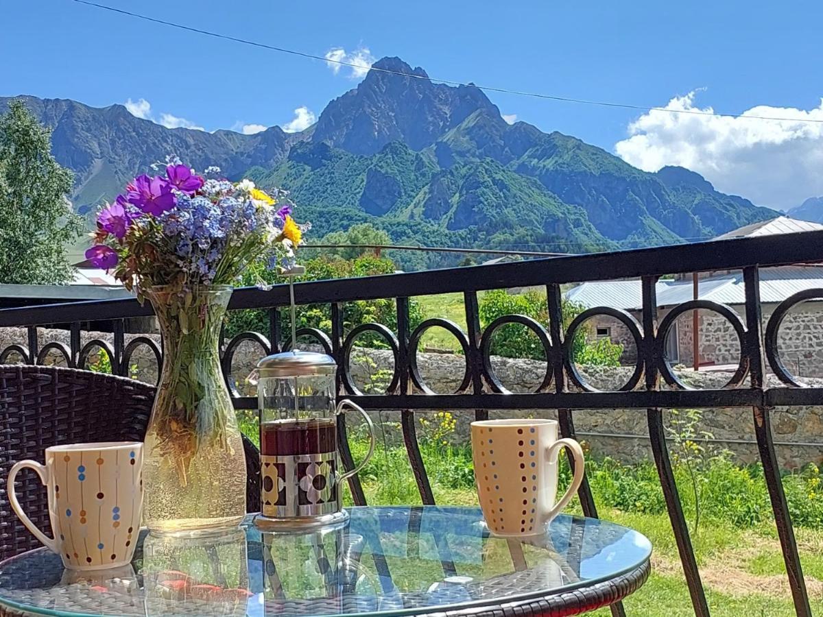 Cozy Hotel Kazbegi Exterior photo
